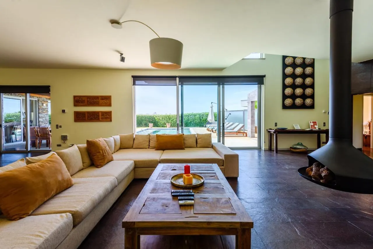 Ferragudo Premium Villa - Heatable Pool & River Views Portugal